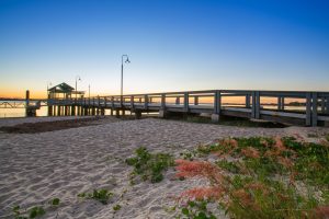 Bongaree-Jetty-Dusk-Grass-Sand-IMAGE-CREDIT-Visit-Moreton-Bay-Region-OR-Moreton-Bay-Region-Industry-and-Tourism